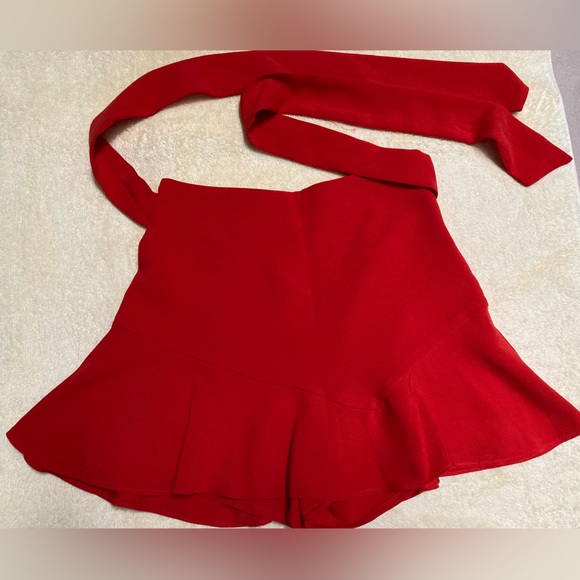 NWOT - Zara bow trim skort - red colour - size XS - Picture 2 of 7